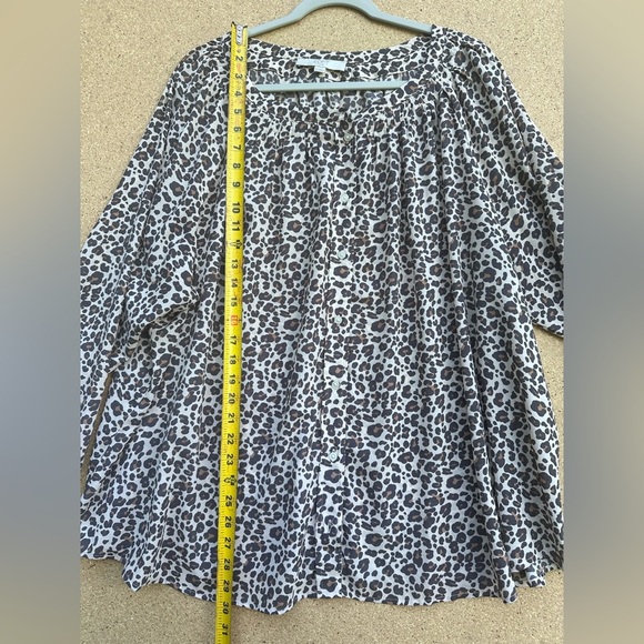 LOFT Black and White Relaxed Boxy Blouse Animal Print Size 24 Plus - Picture 6 of 7